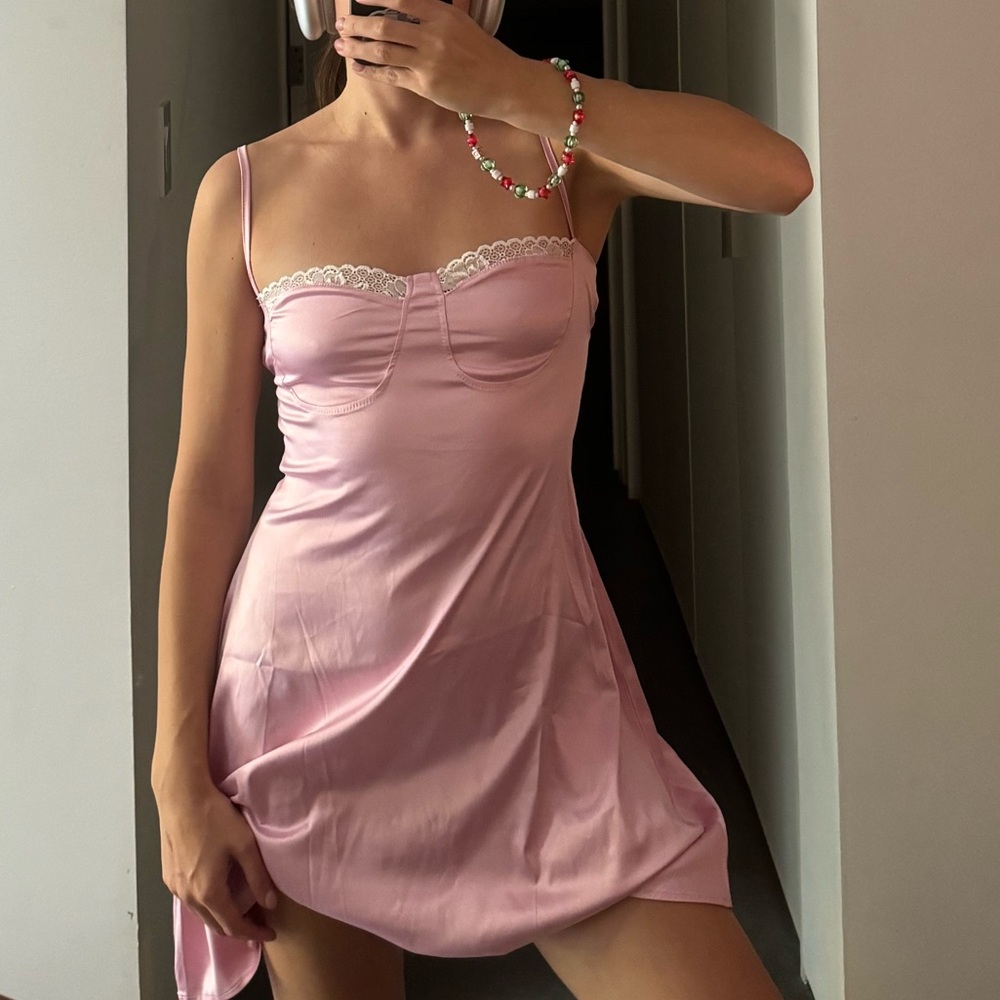Baby pink satin babydoll dress - Picture 2 of 2
